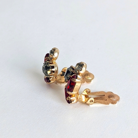 Vintage Cluster Clip On Earrings Red Gray & Avon Flowers Clip Ons Green Gold - Picture 6 of 10